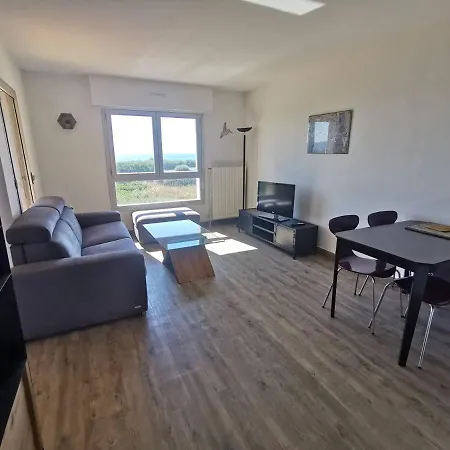 5008 Circe 515 Apartment *