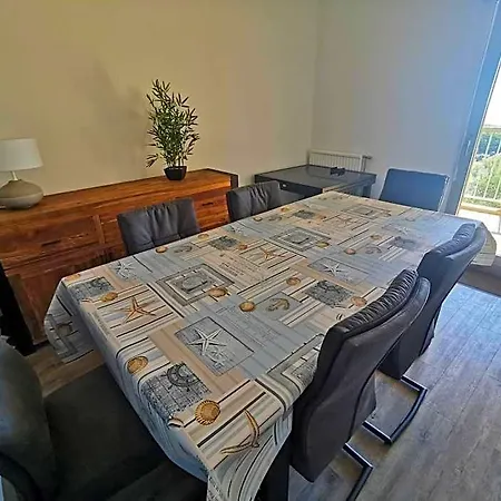 5008 Circe 515 Apartment